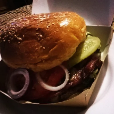 valdo - Właśnie przyjechała do mnie kolacja ;) #wygryw #krolowiezycia #burgery #bekaz...