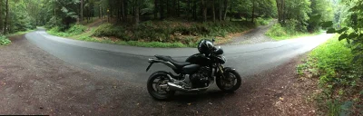 idl3r - prawie jak przez jakąś dżunglę...
#motocykle #potrzebaatencji #zywiec #biels...