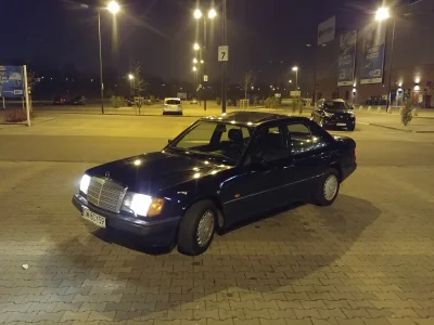 Navrazz - Ale fajnie się tym mietkiem jeździ ;) 

#w124 #mercedes