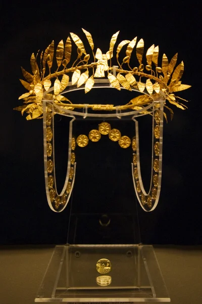 myrmekochoria - Złoty laur z czasów Odryskiego Królestwa, V wiek przed naszą erą.

...