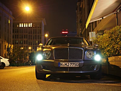 superduck - Bentley Mulsanne (2009-...)
6,75l V8 twin turbo 512 KM
0-100 km/h 4,9s

#...