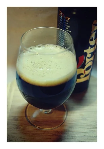 piwazazywa - Topowy porter. 
http://piwazazywa.blogspot.com/2016/02/browary-odzkie-p...