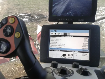 RolnikSamWdolinie - A Wy jakie macie staty w farming symulator? :P 

#kombajn #trakto...