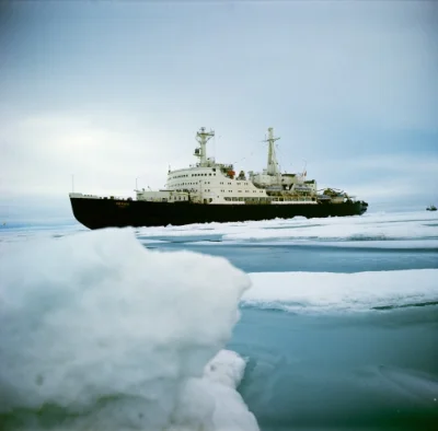 BaronAlvon_PuciPusia - Arktyczne Eldorado

Lodowce w Arktyce topnieją. Proces, który ...