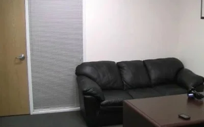 MrTofu - @pogop: Czarna sofa zawsze na propsie ( ͡° ͜ʖ ͡°)