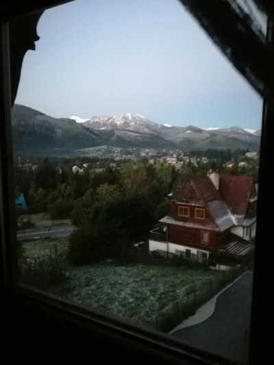 Zuchwaly_Pstronk - Takie widoki z okna to ja rozumiem

#urlop #tatry #gory #koscielis...