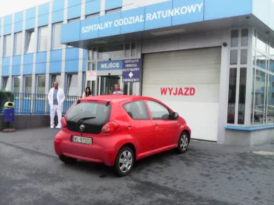 Mhrok - Wczorajszy przypadek parkowania przy SOR w Szpitalu Bródnowskim w #warszawa. ...
