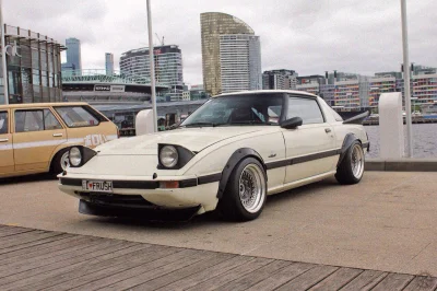 e.....o - #jdmboners #carboners i trochę #youngtimer 

RX7 FB