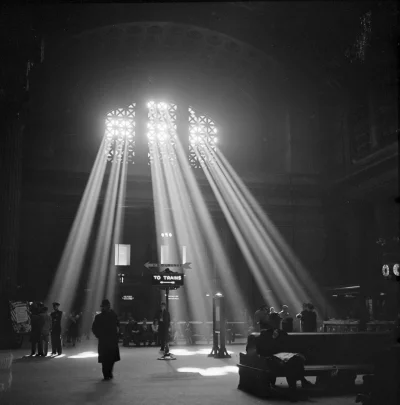 Hoverion - fot. Jack Delano (1914-1997)
Union Station, Chicago, 1943
#fotografia #z...