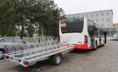xandra - Specjalna linia autobusowa dla… rowerzystów ( ͡º ͜ʖ͡º)

Na trasie Częstoch...