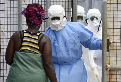 angelo_sodano - ciekawy #napis na stroju ochronnym, ktos cos więcej moze wie?

#ebola...