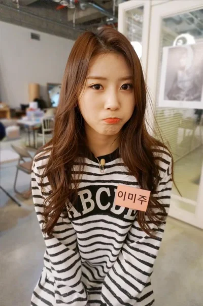 K.....o - #mijoo #lovelyz 
#koreanka