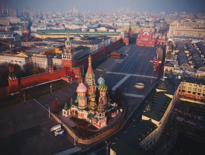 Gl1n4 - @Jajkup: Akcja w Moskwie zawsze musi zacząć się od widoku na Plac Czerwony. ;...