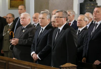 p.....3 - @Herubin: A tu przedstawiciele #4konserwy na pogrzebie wielkiego Polskiego ...