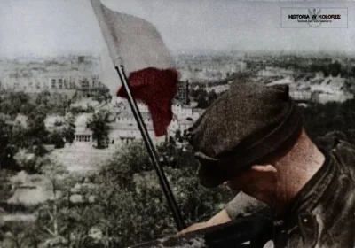 wojna - Zawieszanie flagi polskiej na gruzach Berlina po jego zdobyciu 2 maja 1945 r....