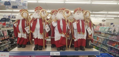 v.....k - @JCass w Holandii już w sklepach świąteczny wystrój od kilku dni (づ•﹏•)づ