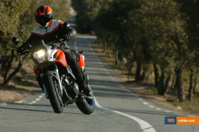 Kick_Ass - #motocykle #motocykl #motowarszawa 
Mirki, powie mi ktoś co nie co o motoc...