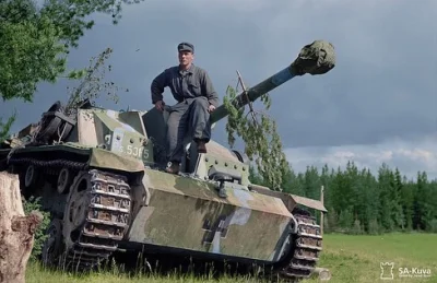 wfyokyga - Fiński żołnierz na StuG III Ausf. F/8., bitwa pod Tienhaara 1944 koloryzow...