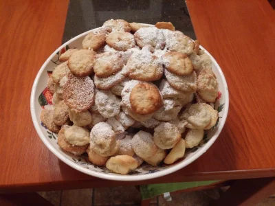 Antyradek - Antyradek popełnił bożonarodzeniowe ciasteczka z migdałami. Czy Antyradko...