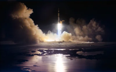 d.....4 - Start rakiety Saturn V z Apollo 17 na pokładzie, 7 grudnia 1972. 

#kosmos ...