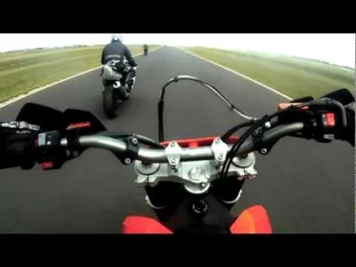 d.....w - #motocykle #supermoto
Aprilia SXV 550 prawdziwy r-------------r i dający d...