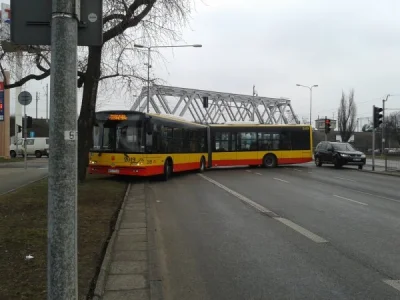 Awizisie - Autobus usiłował zawrócić na Radzymińskiej