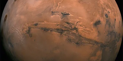 d.....4 - Valles Marineris –złożony system kanionów na Marsie znajdujący się nieco na...