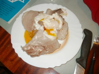 anonymous_derp - Dzisiejsza kolacja: Duszona łopatka, dwa sadzone jajka, sól.

#got...