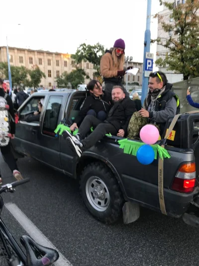 Andreth - Poseł Liroy - "rozdawnictwo to najgorsza rzecz", ale za 500+ głosuje. Bierz...