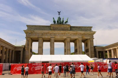 metaxy - Berlin zdobyty! Okropne miasto przynajmniej od wschodu. Zakorkowane, rozkopa...