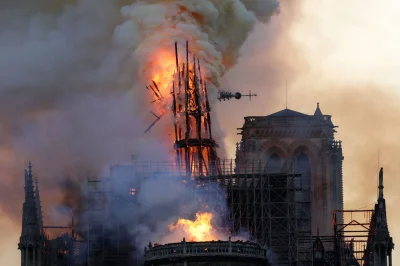 WilecSrylec - Wow. Chyba najmocniejsza fotografia tego pożaru.
#francja #paryz #notr...