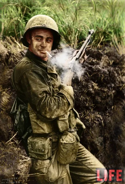 Mleko_O - #iiwojnaswiatowawkolorze

Amerykański żołnierz cieszy się z papierosa i c...