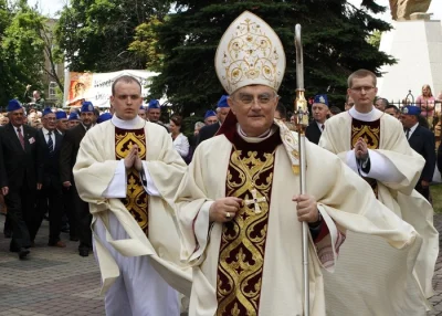 arek93298 - @Latoszekkk: ani trochę nie wygląda gorzej czy dziwniej niż oni