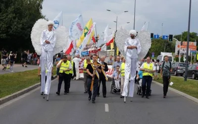 saakaszi - Kolejna parada dziwaków z lgbtrtvagd... 
A NIE CZEKAJ, TO MARSZ ŻYCIA I R...