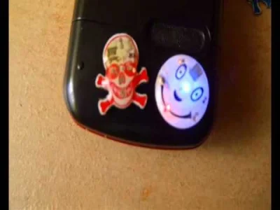 Pawciosl - Kto pamięta stickery flash? Boże aż wspomnienia wróciły i nokia 3310.
#gi...