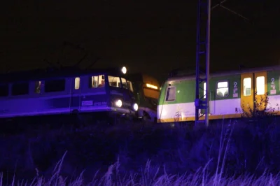 Blotny - O krok od tragedii. Awaryjne hamowanie pociągów:

http://tvnwarszawa.tvn24.p...