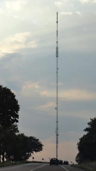 StarLord - @telpan: Kiedyś czytałem o maszcie radiowym w Piaskach niedaleko Lublina. ...