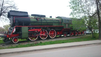 Kafarek555 - Dzisiejszy spacer zaowocował tym oto zdjęciem. Jest to lokomotywa OL49 (...
