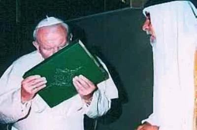 PreczzGlowna - @100piwdlapiotsza: Za to JP2 całował Koran.