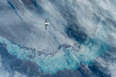 irytacjaniebosklonu - Dragon w drodze na Międzynarodową Stację Kosmiczną w ramach mis...