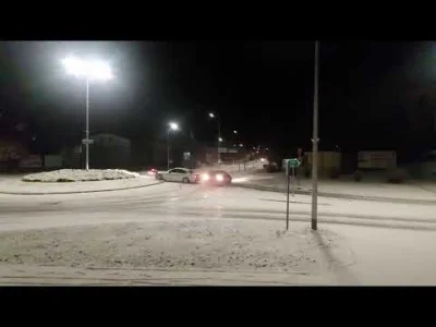 b4ko - Pierwszy śnieg na kaszubach :-)
#kaszuby #heheszki #motoryzacja #wypadek
https...