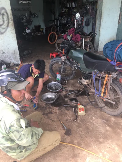 Czarko - Pozdrowionka z Wietnamu, pomysł żeby kupić motor i objechać z północy na poł...