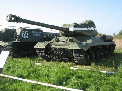 orkako - > Większość radzieckich czołgów w 1943 roku (głównie T-34) miała włazy kiero...