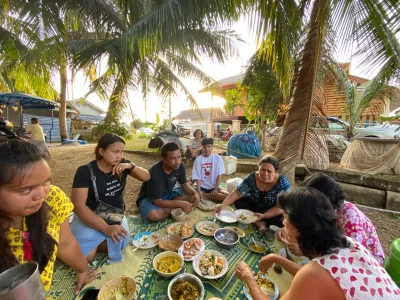 paaszczaktaxi - Dzisiaj w #paaszczakpotajsku rodzinny obiad w Songkhla, ni uja tu nie...
