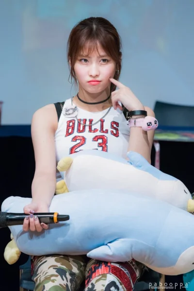 XKHYCCB2dX - #momo #twice 
#koreanka #japonka