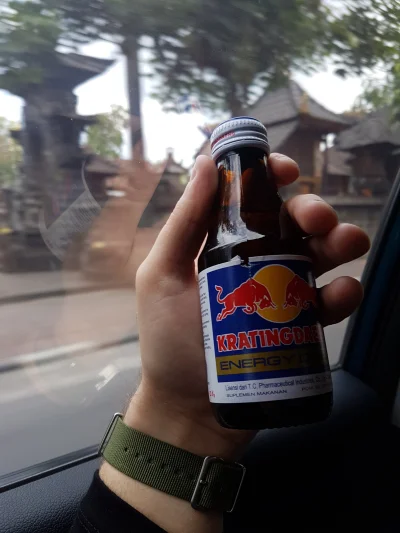 qmicha - Dzien dobry mirki! Szanujecie oryginalnego redbulla? xD
#dziendobry z #bali
...