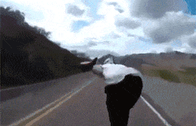 Hakamairi - Prawie liveleak

#gif #byloblisko