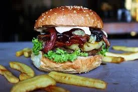 P.....j - @galaktyczny_pingwin: Chilliburger z Burger LTD. Komfort życia i perestalty...