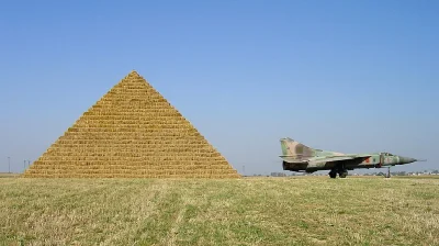 mamFAJNYnick - @droid43210: pod rzeszowem byla piramida ze slomy