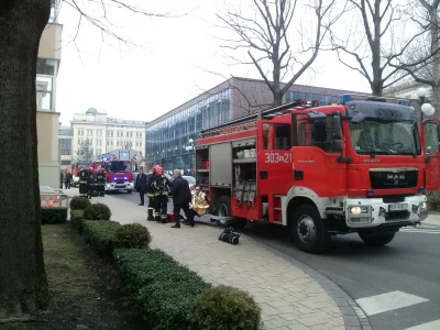 TheWTZ - Pożar prawdopodobnie magnezu na Wydziale Metali Nieżelaznych
#krakow #agh